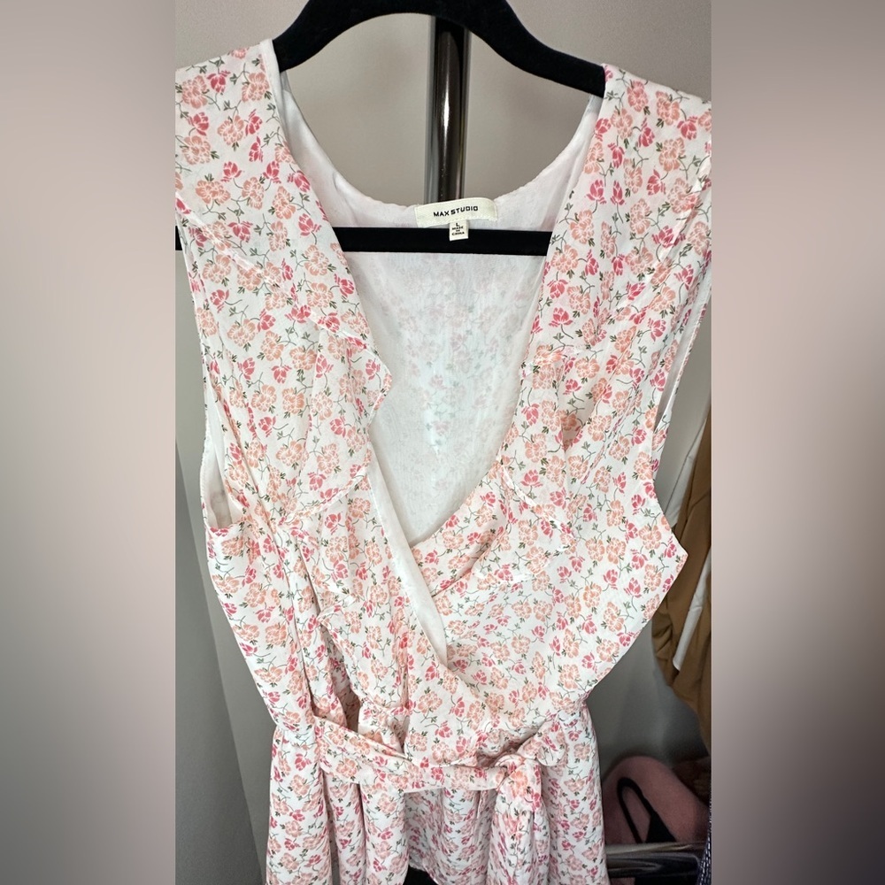 Max Studio Floral Sleeveless Blouse, Size L